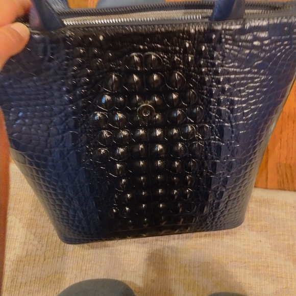 NWOT Medium Size Elegant Navy Blue Crocodile-Embossed Handbag - Picture 4 of 11